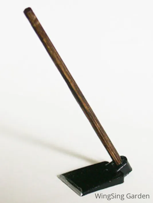 Hoe-園藝工程-節日花卉-除草-植物批發-真聖誕樹-美國聖誕樹-園林綠化-修樹工程-私人花園-園藝保養-蘭花-菊花-四季桔-芍藥-聖誕花-工程-詠昇-元朗花場-羅漢松-Christmas tree-Garden maintenance-Wingsing Garden-Yuen Long Garden